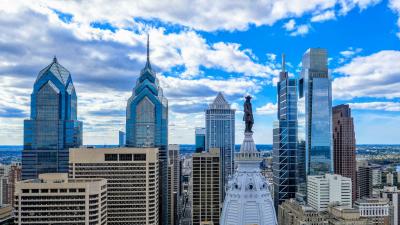 Picture of the Philadelphia skyline facing west